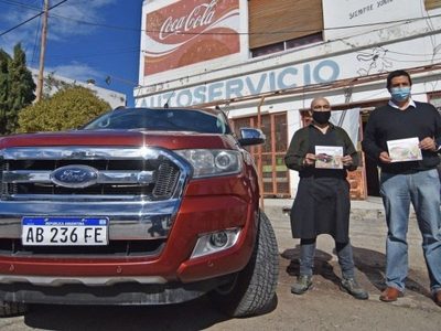 Solidaridad y creatividad en Chubut: donó su camioneta para comprar un avión hidrante