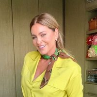 A sus 54 años, Karina Mazzocco trajo de regreso los flare pants y lo hizo con gran estilo: cómo se usan estos clásicos