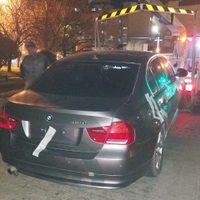 Una mujer quiso evadir un control de tránsito y atropelló a dos inspectores
