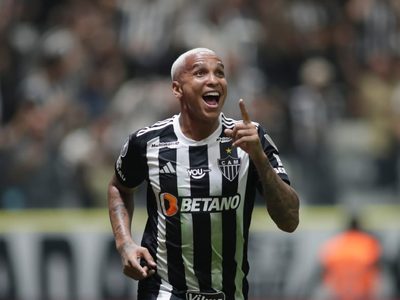 Doblete y polémica: el mensaje de Deyverson tras las cargadas a River en pleno partido