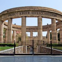 Arquitectos tapatíos repudian profanación a tumba de Barragán