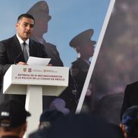 García Harfuch reconoce a policías que detuvieron a implicados en el atentado a Ciro Gómez Leyva