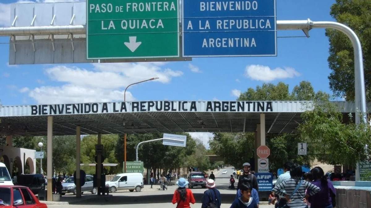 El anuncio respecto de los pasos fronterizos fue anunciado por la directora nacional de Migraciones, Florencia Carignano. Fuente: (Twitter)