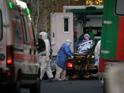 Crisis sanitaria: ya son casi 2000 los infectados por día por coronavirus
