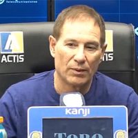 Ariel Holan dejó de ser el director técnico de Rosario Central