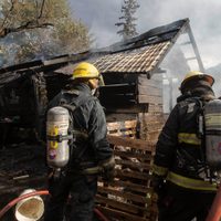 Hubo dos incendios en Neuquén Capital: un hombre terminó hospitalizado