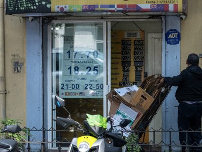Peso gana tras datos de la economía mexicana