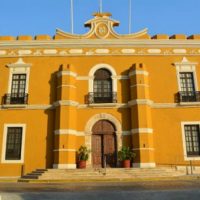 Ayuntamiento de Campeche suspende a líder sindical que incitó un plantón