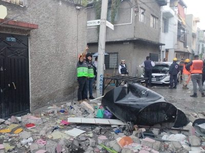 Fuga de gas provoca explosión en vivienda de Iztacalco