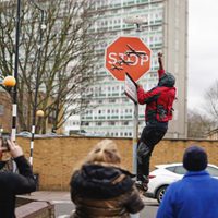 Policía arresta a presunto ladrón de obra de Banksy: así fue como perpetró el robo (Video)