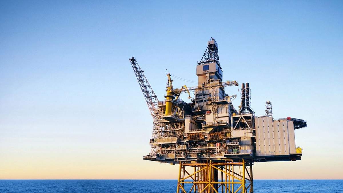 Exploración de petróleo costas afuera. Fuente: (Twitter)