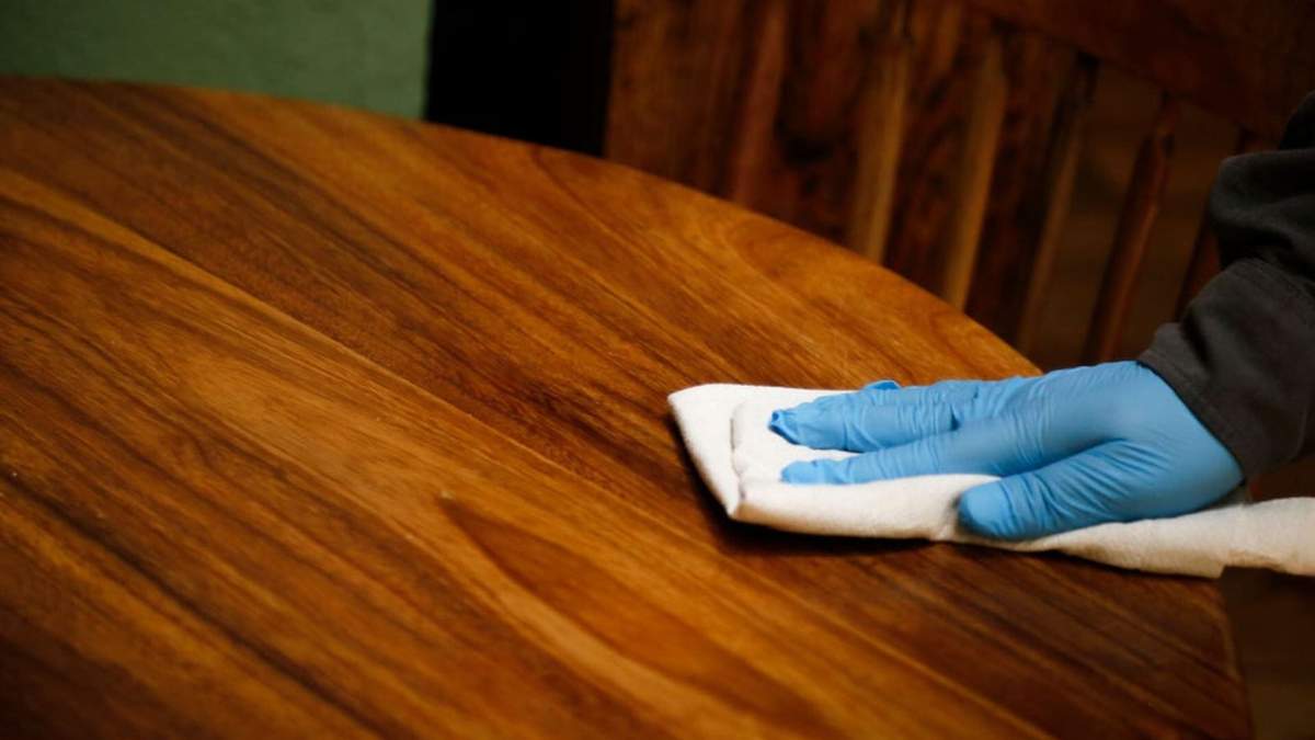 Mesa de madera. Fuente: (Instagram)