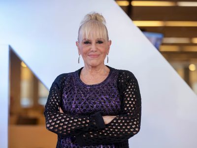 Valeria Lynch brilla con un estilismo que convierte una prenda clásica en protagonista absoluta