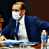 Gutiérrez intenta una reperfilación de 900 millones de dólares