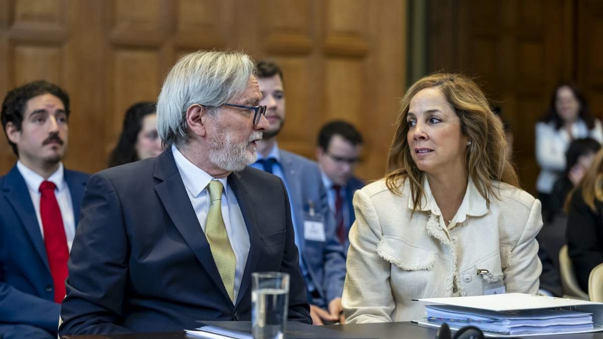 Delegación ecuatoriana ante la Corte Internacional de Justicia (CIJ) en La Haya