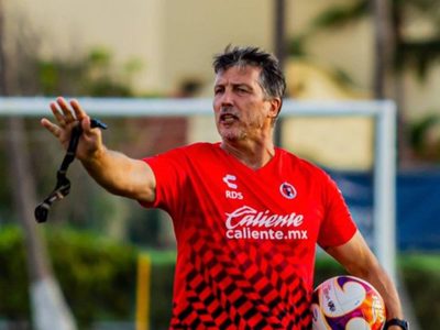 Directiva de Xolos destituye a Siboldi como entrenador del equipo