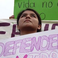 Víctimas de violencia familiar piden a la SCJN proteger a las madres y a sus hijos