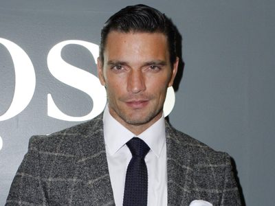 ¡Uff! Julián Gil enloquece a todas con esta fotografía… ¡al límite!