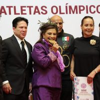 Brugada reconoce a atletas olímpicos y anuncia reformas para promover el deporte