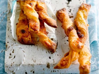 Palitos hojaldrados de maní y mermelada: crujientes e irresistibles, una receta original y exprés para salvar tu merienda