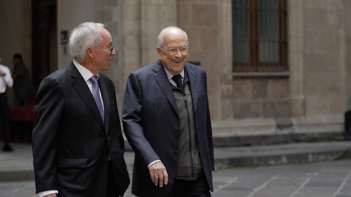 Claudio X González Lagarde (derecha) a su llegada a Palacio Nacional