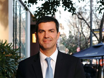 Urtubey se radicó en España y dictará clases en una universidad