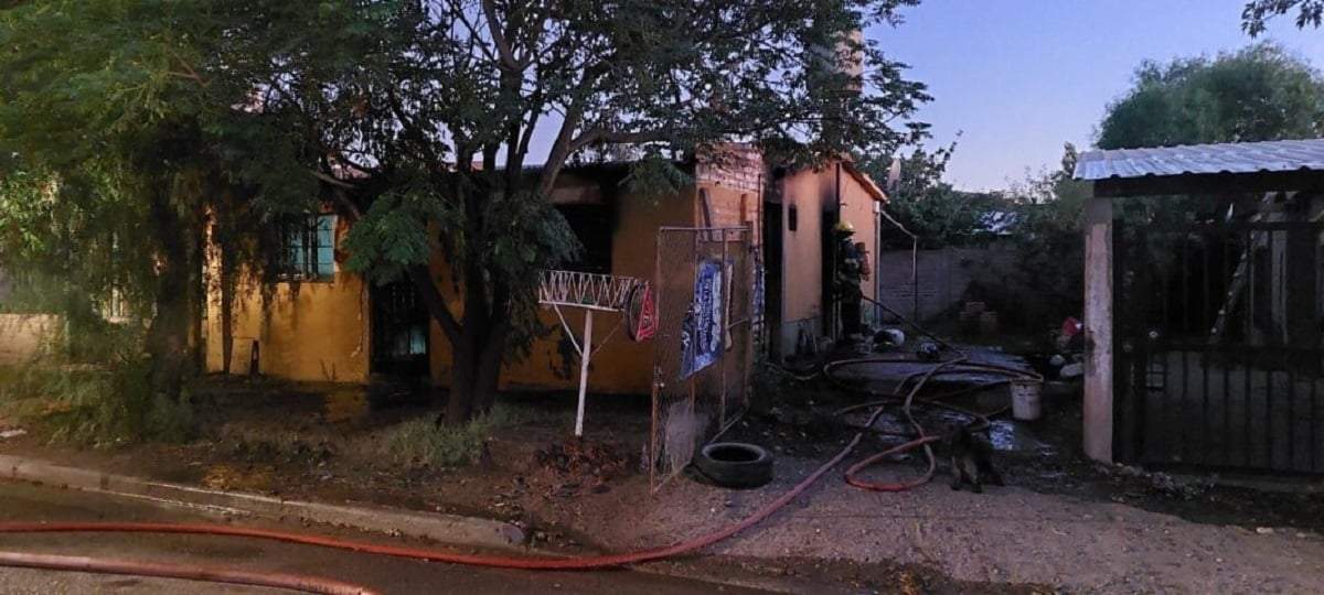 Una mujer sufrió quemaduras graves en un incendio. Fuente:(Centenario Digital)