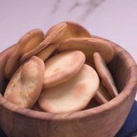 Galletas marineras con 2 ingredientes: crocantes, ricas y muy fáciles, la receta ideal para el mate