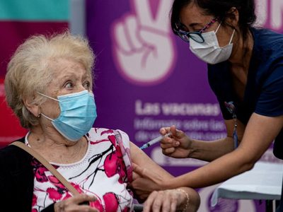 Combinación de vacunas: cómo será la estrategia para su aplicación