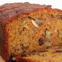 Torta extra esponjosa de naranja, avena y nueces: el tentador postre que tenés que hacer este sábado
