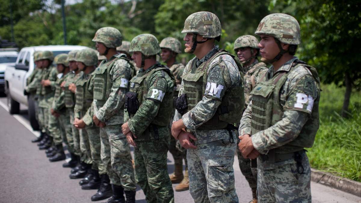 Militares en un operativo contra migrantes en Chiapas