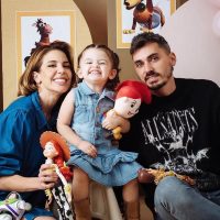 Colores terrosos y un balcón ideal: así decoró Virginia Gallardo su lujoso departamento