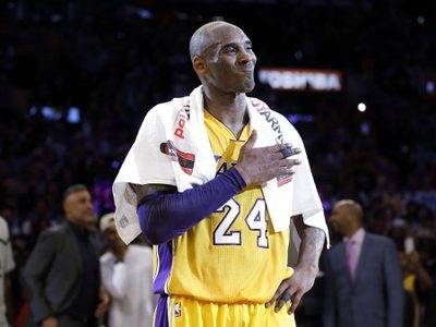 En medio del coronavirus, subastaron por millones la última prenda usada por Kobe Bryant
