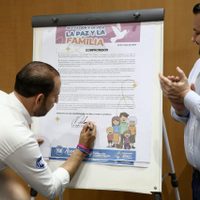 El PAN compromete agenda con la ultraderecha católica