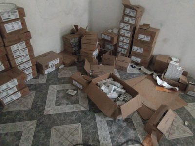 FGR asegura casi 3 mil cajas de medicamento en una casa en Tonalá
