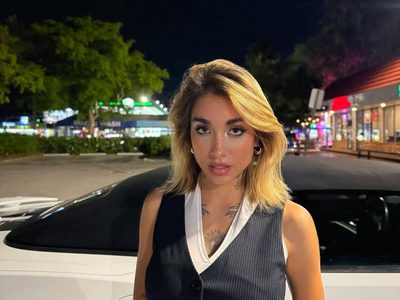 Fiel al power dressing, María Becerra marca tendencia con un accesorio inesperado que ya es furor