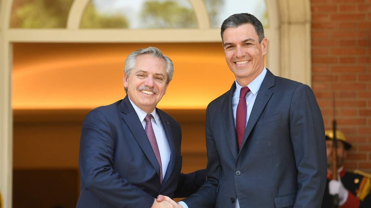 Alberto Fernández y Pedro Sánchez. Fuente: (Twitter)