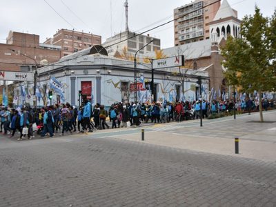 Barrios de Pie fue hasta la casa de Gobierno en defensa de la Salud