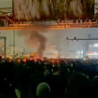 Trump dice que Irán quiere negociar mientras el número de muertos en las protestas aumenta a 599