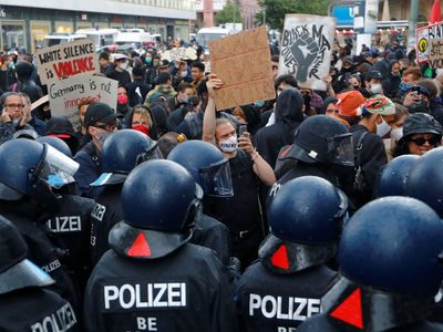 Alemania: masivas protestas en Berlín contra la violencia policial y el racismo