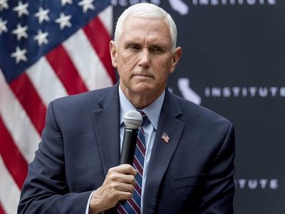 Pence entra en carrera presidencial como contrapeso a la "izquierda radical" que ha hecho débil a EU