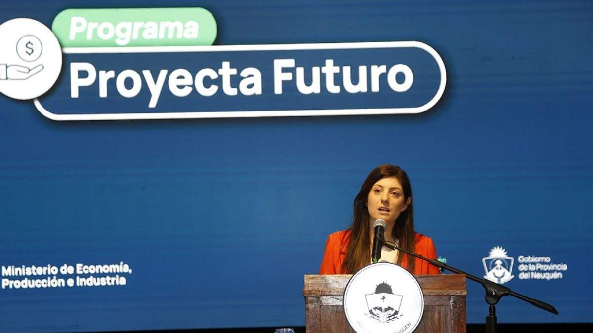 Luz Blanco presenta el progrma Proyecta Futuro. Fuente: (Neuquén Informa)