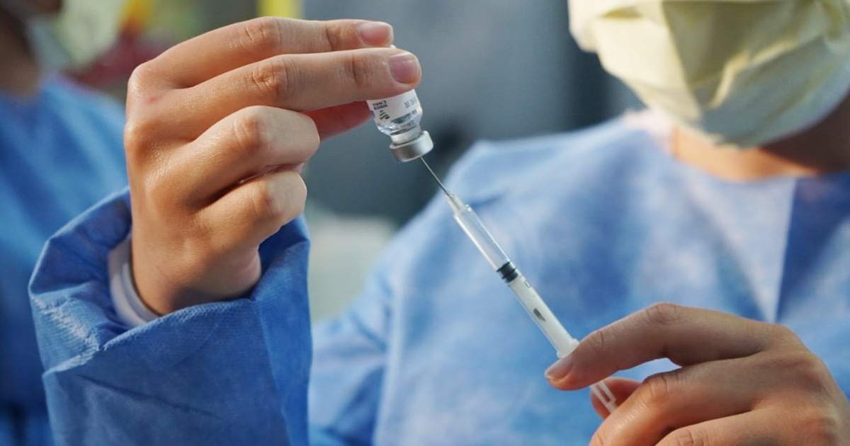 Vacunación contra el coronavirus. Fuente: (Twitter)
