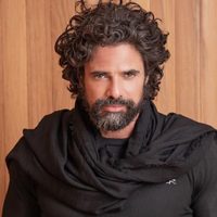 Con el pie izquierdo: empezando sus vacaciones, Luciano Castro sufrió un accidente con su hijo