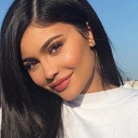 ¿¡En el baño!? Kylie Jenner hizo esto ¡en primer plano y frente al espejo!