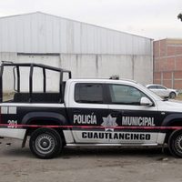 Comando irrumpe en palenque de Puebla; acusan que mató a dos personas y se llevó a otras más