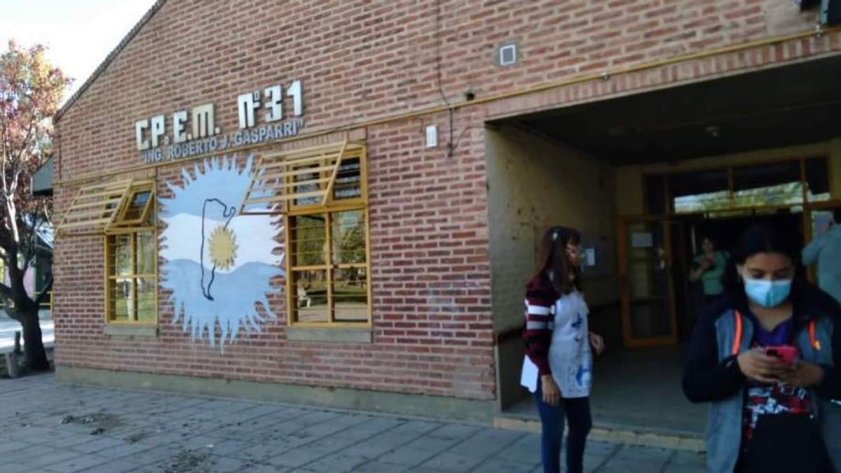 Escuela CPEM N°31. Fuente: (Twitter)