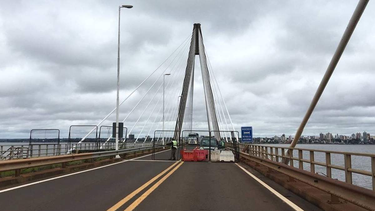 La Aduana detectó a un hombre con más de 20 celulares en el puente Posadas-Encarnación. Fuente: (Twitter)