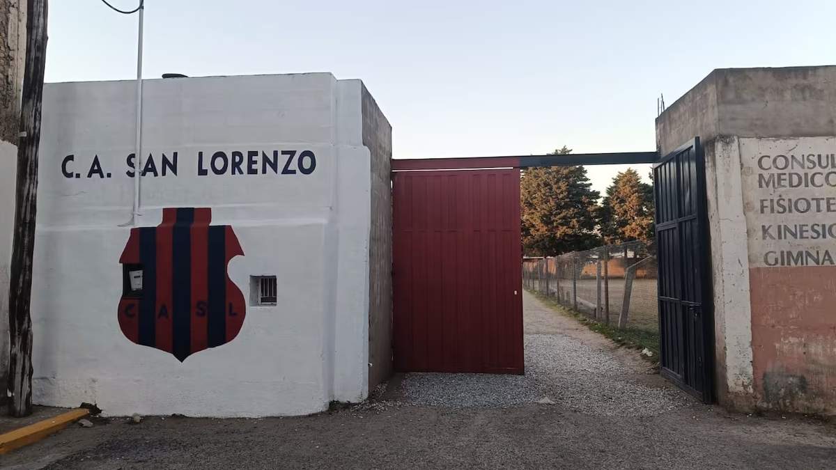 Un chico de 13 años falleció mientras practicaba fútbol en Córdoba