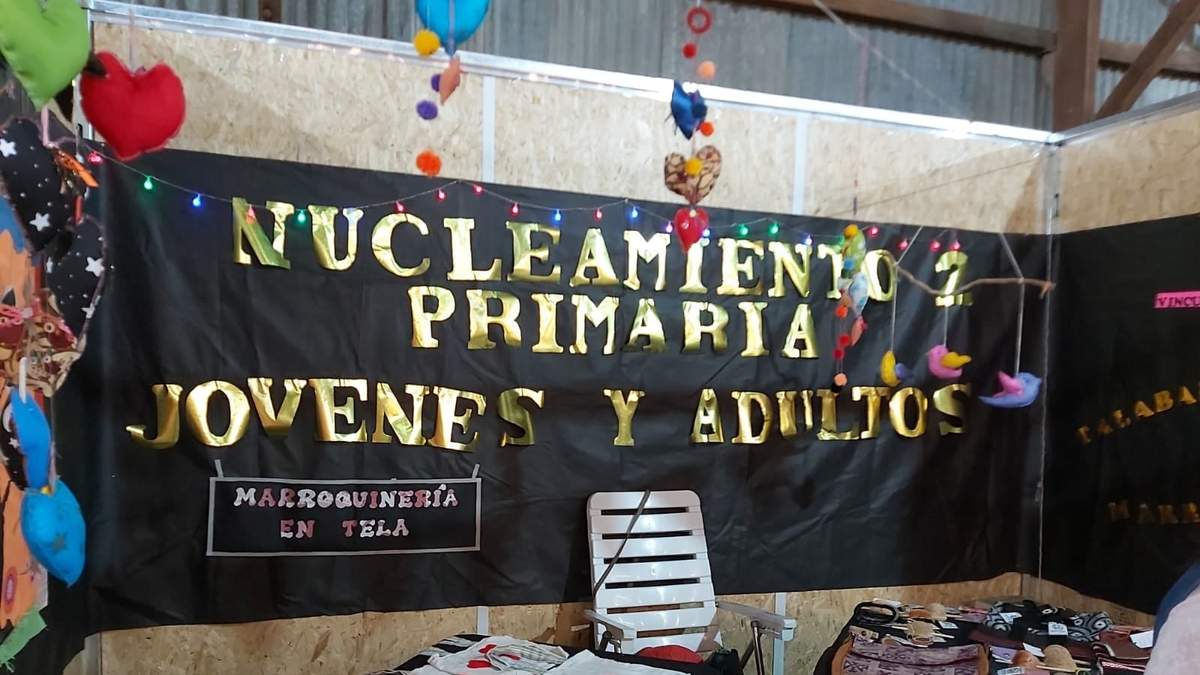 Nucleamiento Nº2  de Zapala, integra a estudiantes jóvenes y adultos mayores. Fuente: (Facebook)